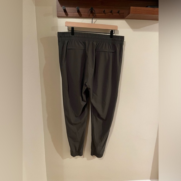 ATHLETA Brooklyn Jogger Size 14 Mountain Olive High Waist Travel Hiking Pants - Picture 6 of 9